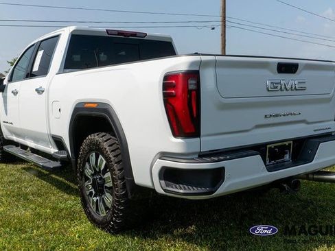 Used 2024 GMC Sierra 2500 Denali w/ Denali Reserve Package AWD/4WD image 8