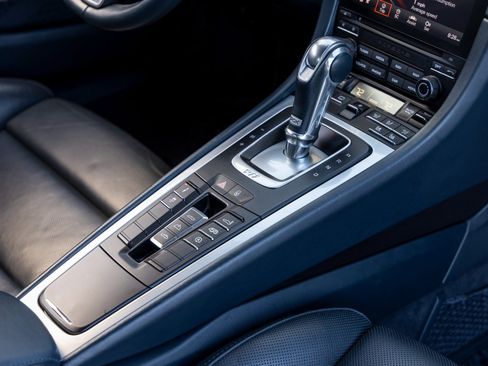 Used 2017 Porsche 911 Carrera 4S image 39