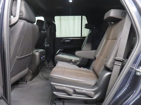 Used 2025 Chevrolet Tahoe High Country AWD/4WD image 17