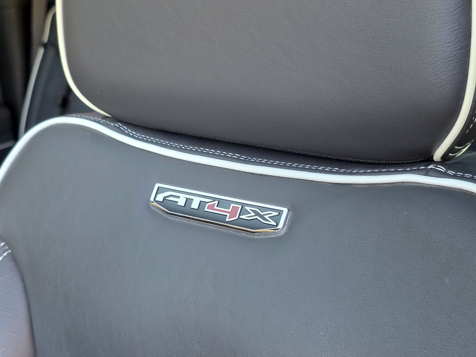 Used 2024 GMC Sierra 1500 AT4X AWD/4WD image 3