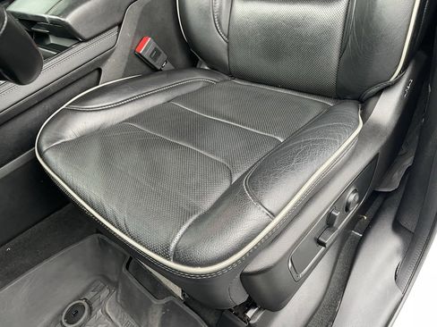 Used 2022 RAM 1500 Limited w/ Body-Colour Bumper Group image 24