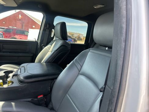 Used 2024 RAM 2500 Tradesman w/ Chrome Appearance Group AWD/4WD image 34