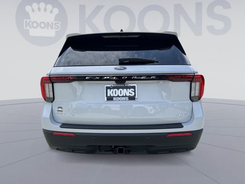 New 2026 Ford Explorer Active AWD/4WD image 5