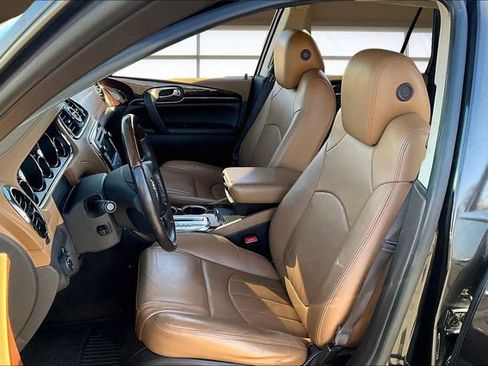Used 2017 Buick Enclave Premium image 25