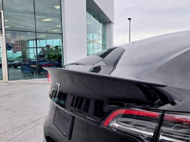 Used 2023 Tesla Model Y Long Range AWD/4WD image 12