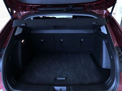 Used 2025 Chevrolet Trax LT w/ LT Convenience Package image 32