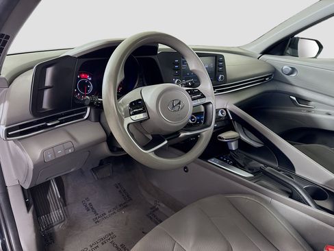 Used 2023 Hyundai Elantra SEL image 23