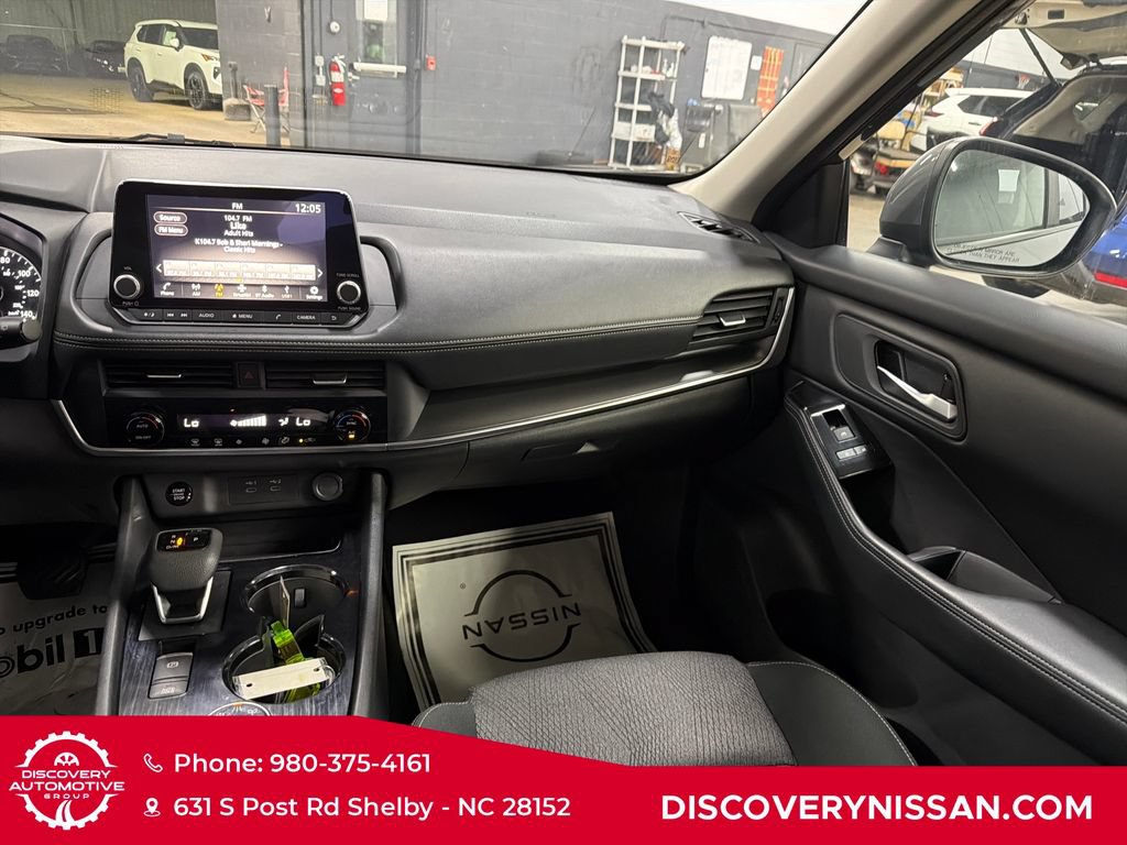 Certified 2025 Nissan Rogue SV AWD/4WD image 32