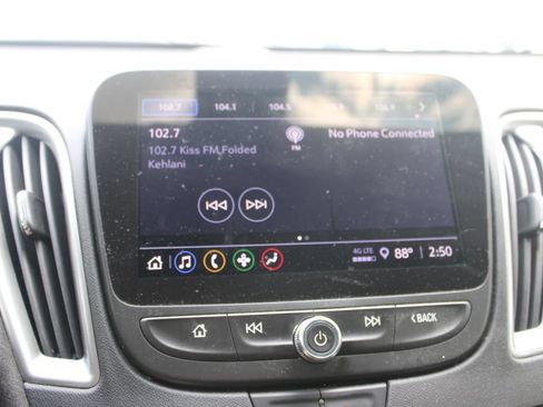Used 2022 Chevrolet Malibu LT FWD image 43