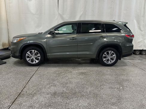 Used 2015 Toyota Highlander XLE AWD/4WD image 2