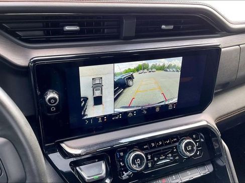 Used 2024 GMC Sierra 1500 AT4 w/ Technology Package AWD/4WD image 11