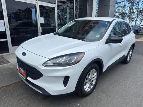 Used 2022 Ford Escape SE FWD image 2