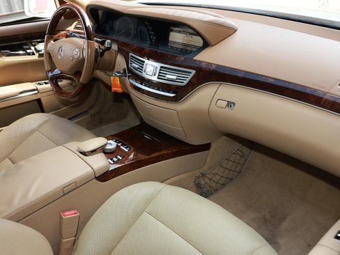 Used 2013 Mercedes-Benz S 550 w/ Sport Pkg image 20