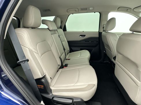 Used 2022 Nissan Pathfinder SL AWD/4WD image 30