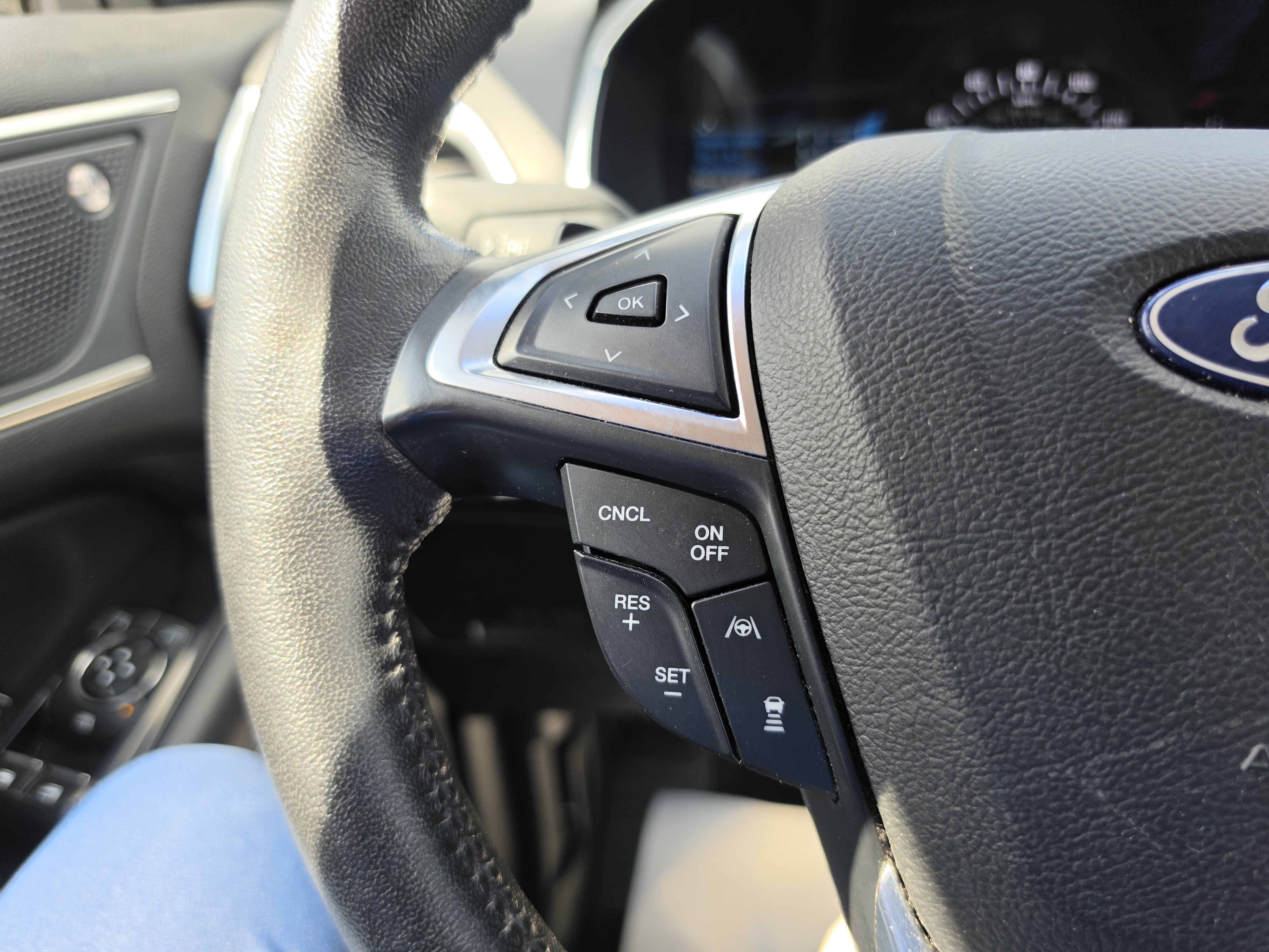 Used 2019 Ford Edge Titanium w/ Cold Weather Package AWD/4WD image 21