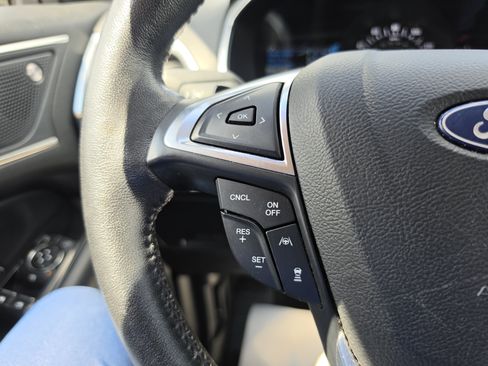 Used 2019 Ford Edge Titanium w/ Cold Weather Package AWD/4WD image 21