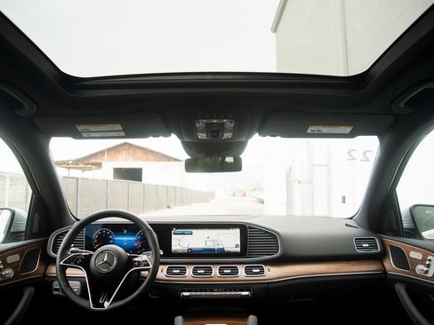 Used 2025 Mercedes-Benz GLE 350 4MATIC image 32