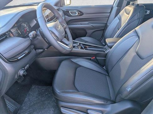 New 2026 Jeep Compass Latitude image 4