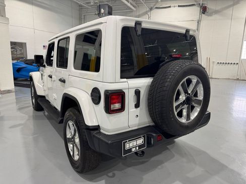 Used 2018 Jeep Wrangler Unlimited Sahara image 5
