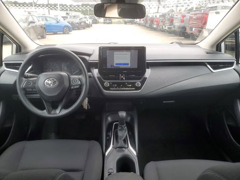 Used 2024 Toyota Corolla LE FWD image 9