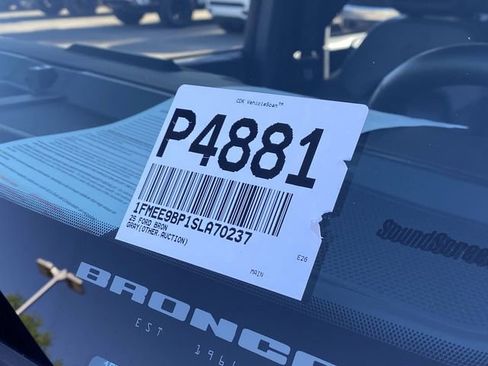 Certified 2025 Ford Bronco Badlands AWD/4WD image 32
