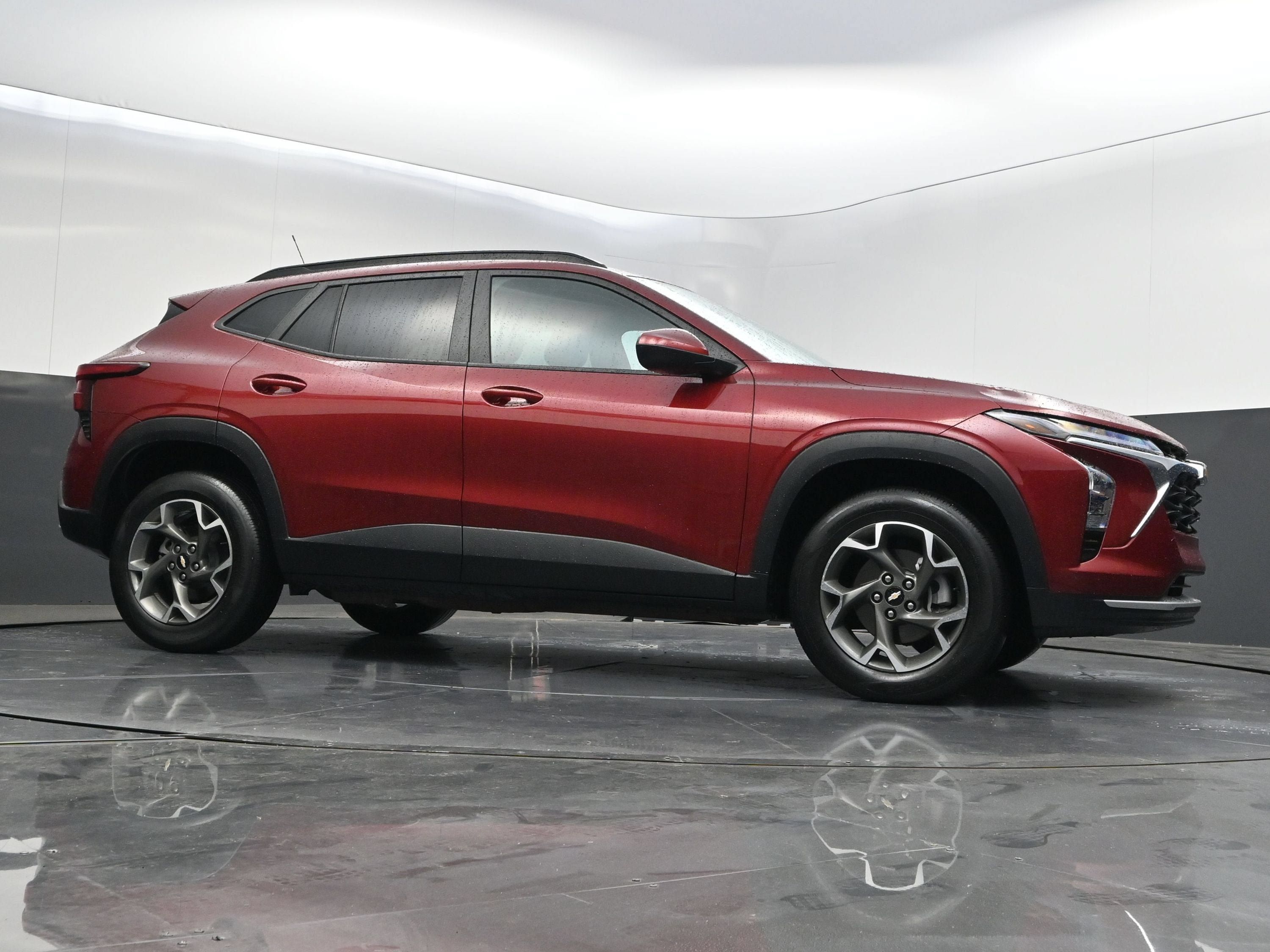 Certified 2024 Chevrolet Trax LT FWD image 36