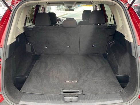 Used 2023 Nissan Rogue S image 11