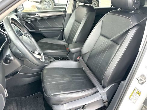 Used 2022 Volkswagen Tiguan SE AWD/4WD image 17