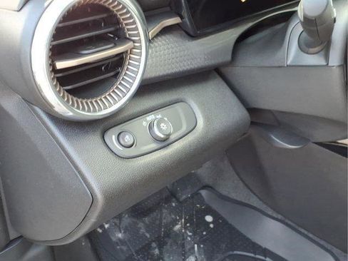 New 2026 Chevrolet Trax ACTIV w/ Sunroof Package image 16