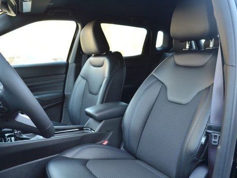 New 2026 Jeep Compass Latitude image 15