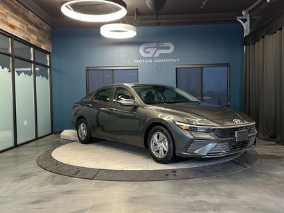 Used 2025 Hyundai Elantra SE