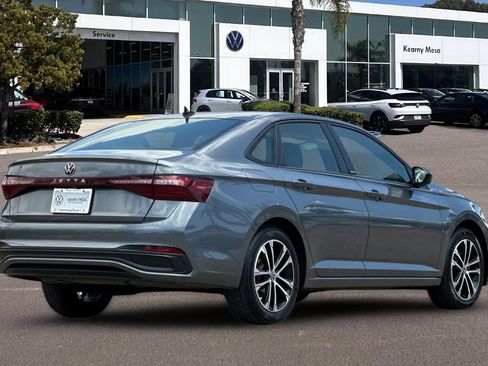Used 2025 Volkswagen Jetta Sport FWD image 4