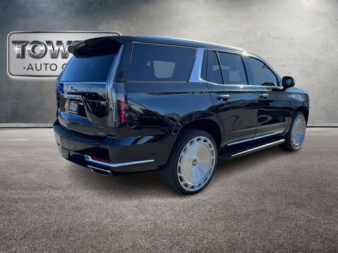 Used 2025 Cadillac Escalade Premium Luxury AWD/4WD image 4
