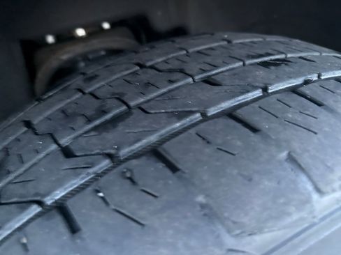 Used 2019 GMC Yukon SLT image 34