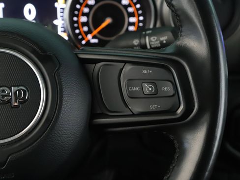 Used 2022 Jeep Gladiator Sport image 9