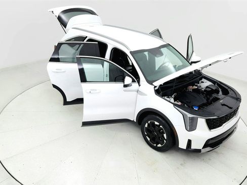 Used 2024 Kia Sorento S FWD image 24