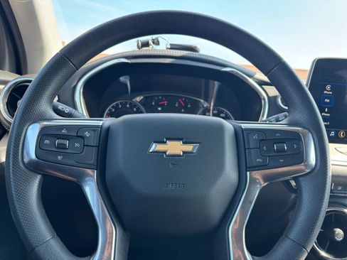 Used 2025 Chevrolet Blazer LT FWD image 22