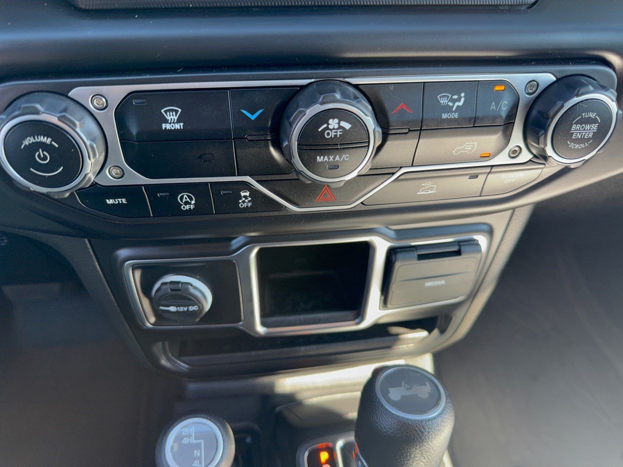 Used 2023 Jeep Wrangler Unlimited Sport AWD/4WD image 22