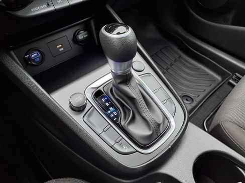 Used 2022 Hyundai Kona SEL image 18
