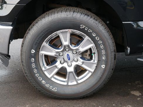 Used 2015 Ford F150 XLT w/ Equipment Group 301A Mid AWD/4WD image 9