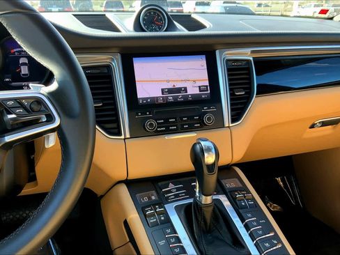 Used 2017 Porsche Macan image 5