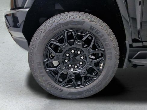 New 2026 GMC Hummer EV SUV image 43