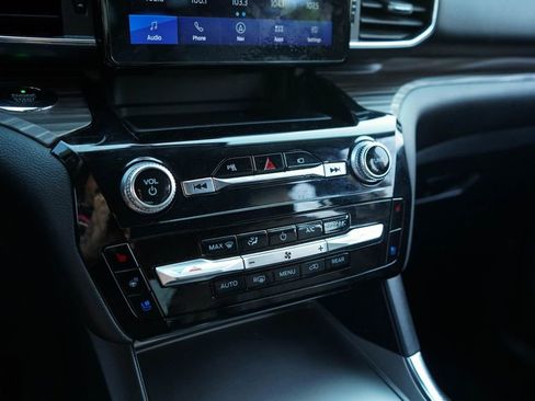 Used 2021 Ford Explorer Limited w/ Equipment Group 301A image 21