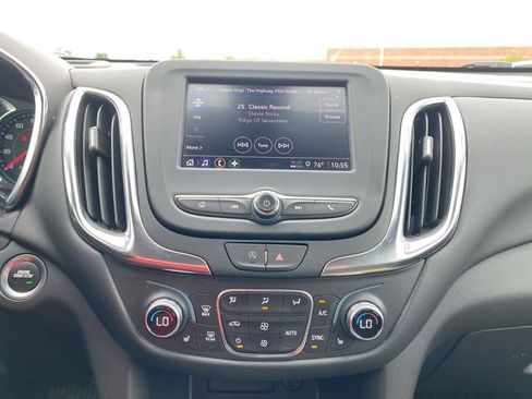 Used 2023 Chevrolet Equinox LT FWD image 13