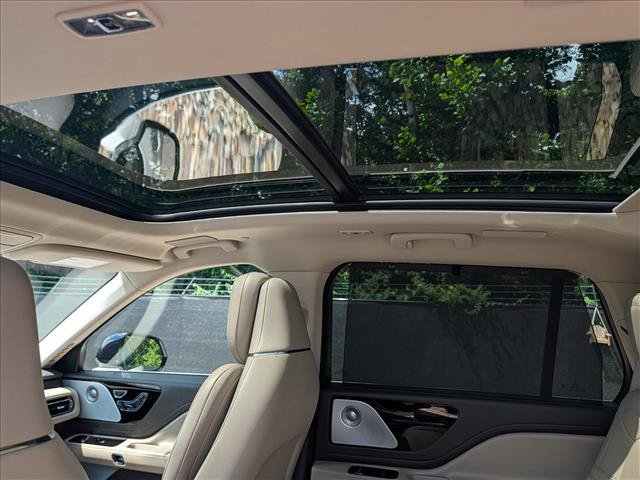 Used 2023 Lincoln Aviator Reserve w/ Equipment Group 201A AWD/4WD image 30