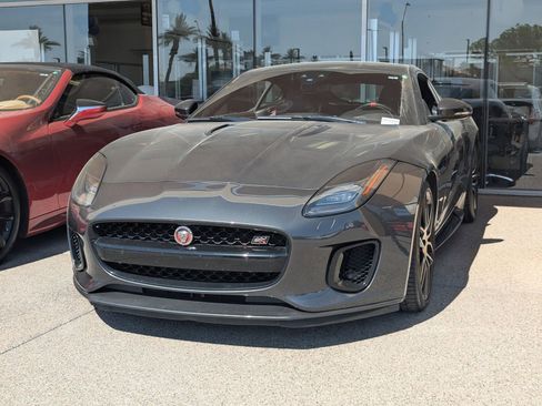 Used 2020 Jaguar F-TYPE Checkered Flag image 2
