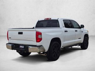 Used 2017 Toyota Tundra SR5 w/ SR5 Upgrade Package AWD/4WD video 3