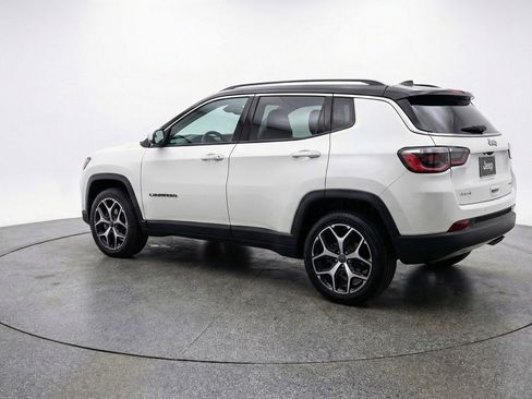 Used 2025 Jeep Compass Limited image 6