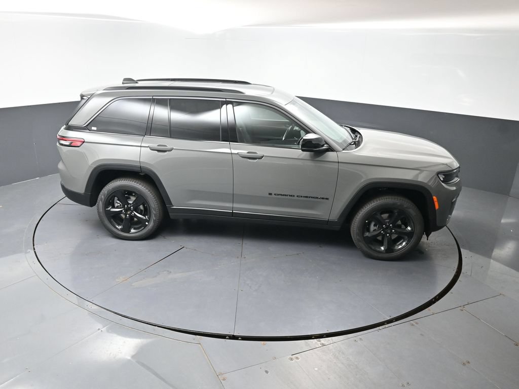 New 2027 Jeep Grand Cherokee Limited AWD/4WD image 24