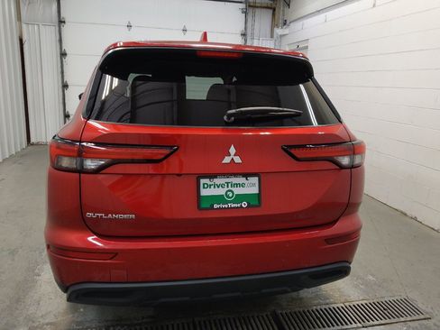 Used 2022 Mitsubishi Outlander ES FWD image 6